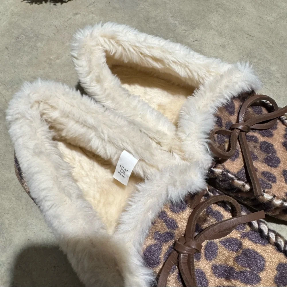 J Crew Calf Hair Leopard Animal Print Moccasins Slippers Size 8 Cozy Fall‎